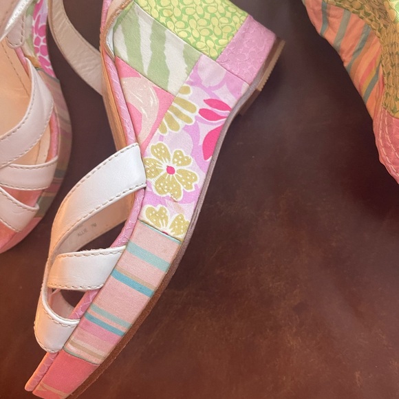 Coach - Picture 6 of 16